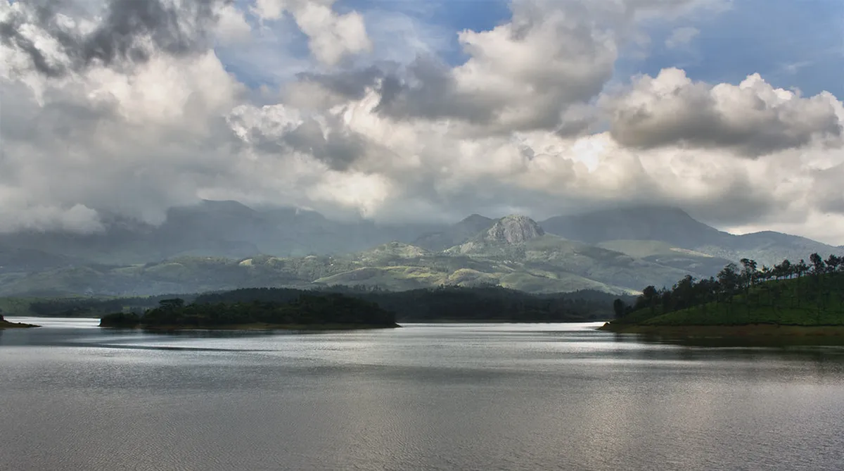 Anayirangal Dam