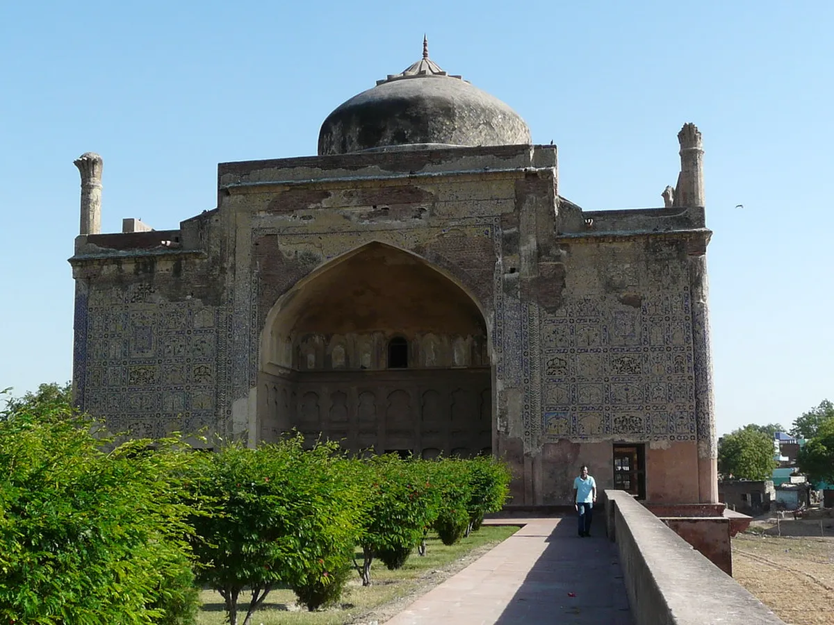 Chini Ka Rauza
