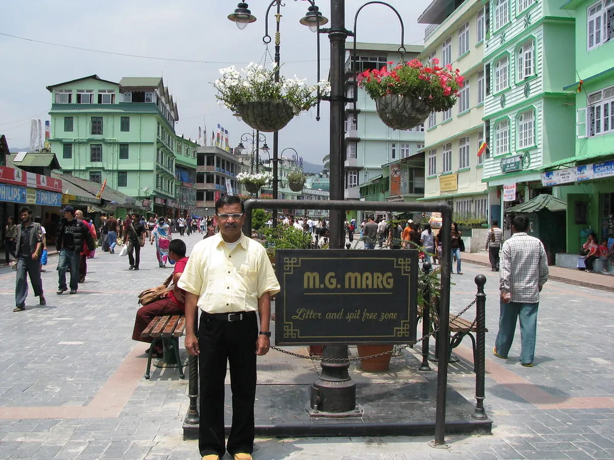 MG Marg Market