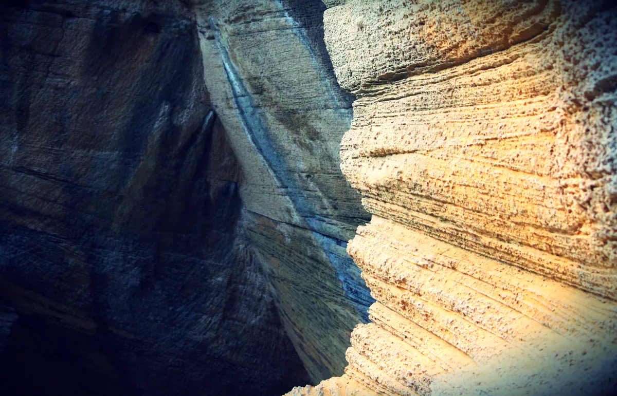Naida Caves